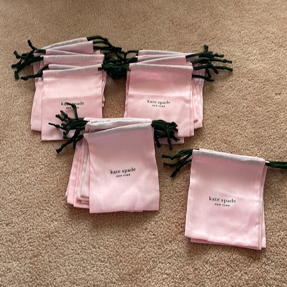 (34)Kate spade all brand new pouches